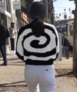 Trendy & Unique Striking Contrast Whirlpool Round Neck Pullover Sweater - Purple