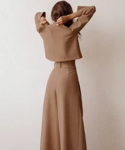 Trendy & Unique What's New Athflow Long Sleeve Crop Top Wide Leg Pant Matching Set - Coffee