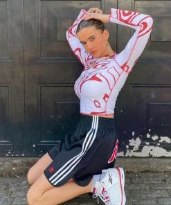 Trendy & Unique Athletic Marble Print Contrast Seamed Long Sleeve Crop Top - Red 8 Trendy & Unique Athletic Marble Print Contrast Seamed Long Sleeve Crop Top - Red