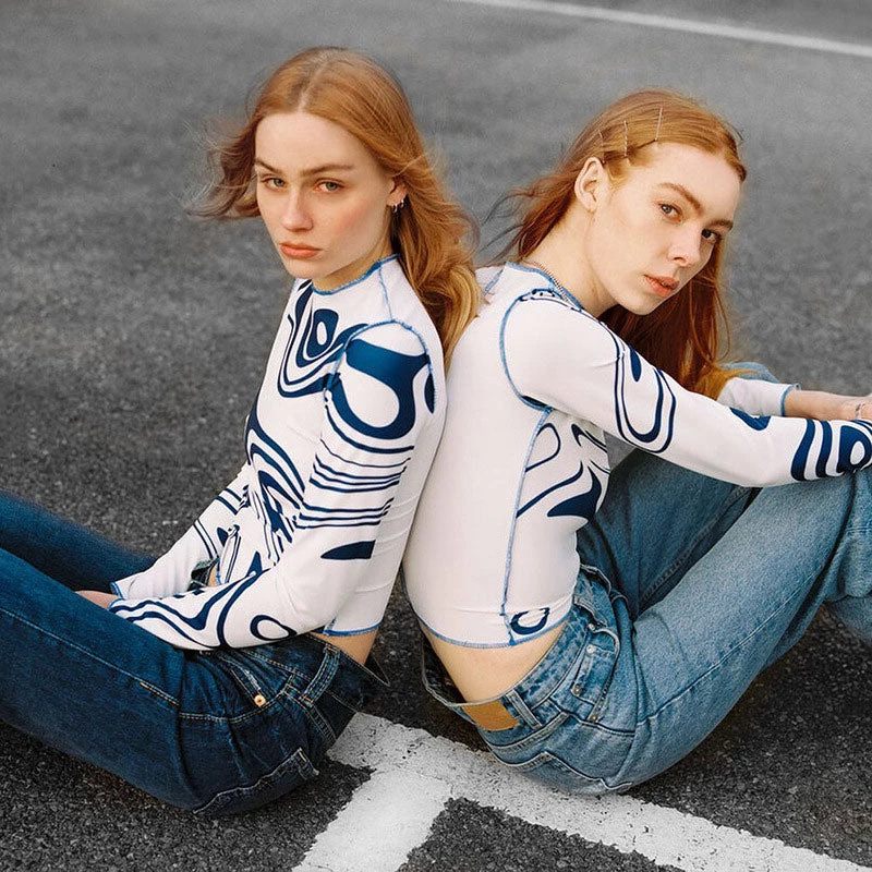 Trendy & Unique Athletic Marble Print Contrast Seamed Long Sleeve Crop Top - Red 6 Trendy & Unique Athletic Marble Print Contrast Seamed Long Sleeve Crop Top - Red