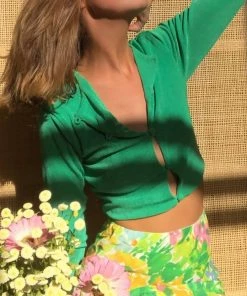 Trendy & Unique Chic Round Neck Button Up Long Sleeve Crop Top - Green What's New