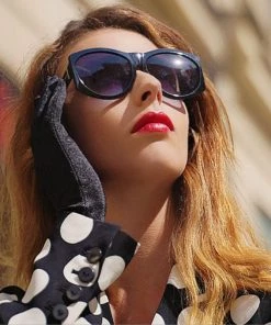 Trendy & Unique Classic Style Metal T Letter Oval Frame Sunglasses - Black