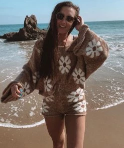 Trendy & Unique What's New Cute Floral Print Pullover Knit Shorts Matching Set - Khaki