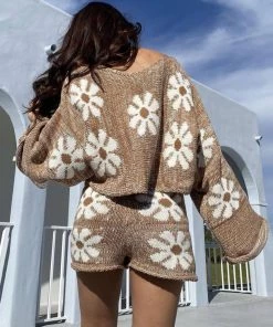 Trendy & Unique What's New Cute Floral Print Pullover Knit Shorts Matching Set - Khaki