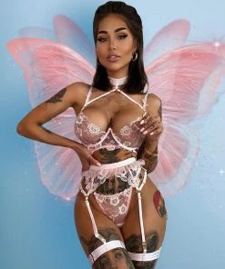 Trendy & Unique Dreamy Floral Garter String Thong Lace Underwire Bralette Set - Pink