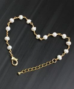 Trendy & Unique Fall In Love Pearlized Beaded Trimmed Plated Chain Bracelet - Gold What's New