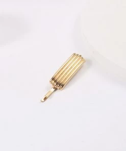 Trendy & Unique What's New Modern Chic Plated Golden Tone Embossed Hair Clip - Gold