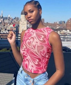 Trendy & Unique Fall In Love Gradient Heart Printed Mesh Crop Tank Top - Pink What's New