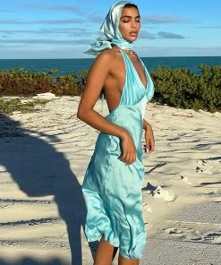 Trendy & Unique Glossy Backless Pleated Halter V Neck Cocktail Midi Dress - Blue