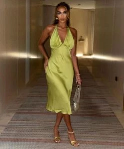 Trendy & Unique Glossy Backless Pleated Halter V Neck Cocktail Midi Dress - Green What's New