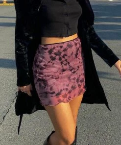 Trendy & Unique What's New Iconic Style Tie Dye Scalloped High Waist Mini Skirt - Fuchsia