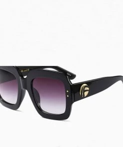 Trendy & Unique What's New Modern Chic Tinted Oversized Square Gradient Sunglasses - Black 12 Trendy & Unique What's New Modern Chic Tinted Oversized Square Gradient Sunglasses - Black