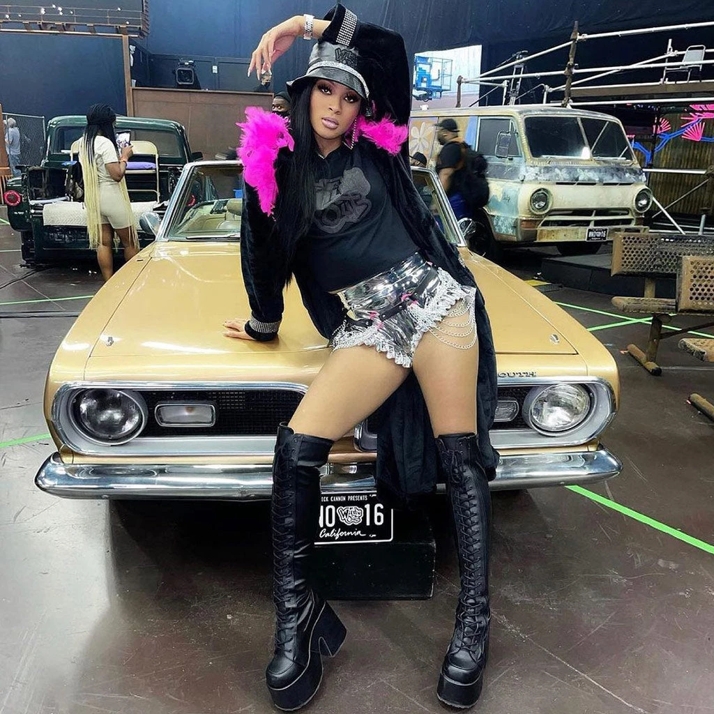 Trendy & Unique What's New Modern Style High Waist Ruffle Wide Leg Leather Shorts - Silver 7 Trendy & Unique What's New Modern Style High Waist Ruffle Wide Leg Leather Shorts - Silver