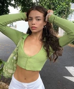 Trendy & Unique Refresh Collared V Neck Button Up Long Sleeve Crop Blouse - Green