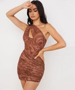 Trendy & Unique Sexy One Shoulder Wave Print Ruched Bodycon Party Mini Dress - Coffee