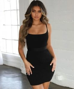 Trendy & Unique Sexy Scoop Neck Backless Ribbed Bodycon Mini Dress - Black