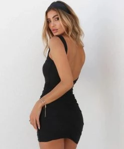 Trendy & Unique Sexy Scoop Neck Sleeveless Ruched Backless Party Mini Dress - Black