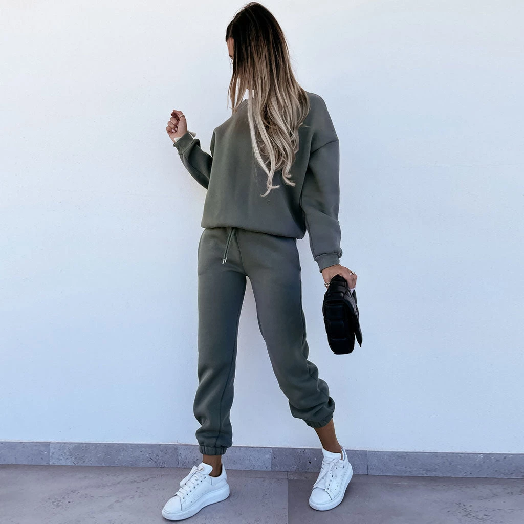 Trendy & Unique Simple Style Round Neck Long Sleeve Sweatsuit Matching Set - Army Green 3 Trendy & Unique Simple Style Round Neck Long Sleeve Sweatsuit Matching Set - Army Green
