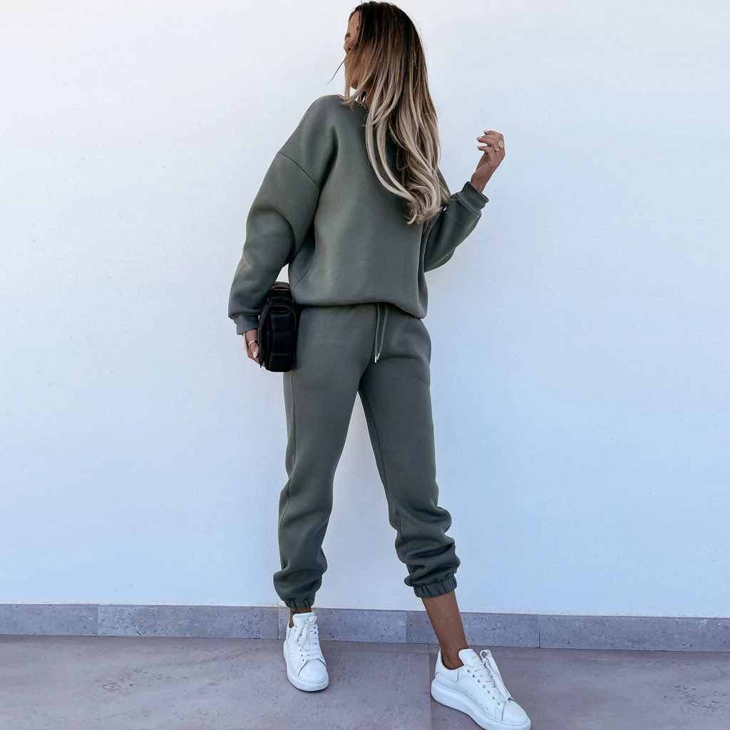 Trendy & Unique Simple Style Round Neck Long Sleeve Sweatsuit Matching Set - Army Green 4 Trendy & Unique Simple Style Round Neck Long Sleeve Sweatsuit Matching Set - Army Green