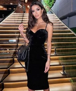 Trendy & Unique What's New Sparkly Rhinestone Sweetheart Neck Cocktail Midi Dress - Black