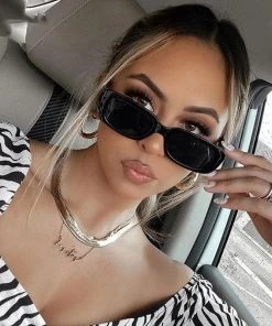 Trendy & Unique What's New Time Fly Back '90s It Girl Square Frame Tinted Sunglasses - Black