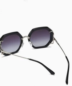 Trendy & Unique What's New Trendy Bold Frame Gradient Tinted Hexagon Sunglasses - Black