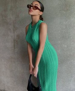Trendy & Unique What's New Trendy Sleeveless Round Neck Cable Knit Midi Dress - Green