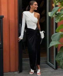 Trendy & Unique Unique One Shoulder Twist Front Long Sleeve Bodysuit - White