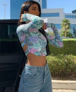 Trendy & Unique Unique Printed High Neck Long Sleeve Cut Out Crop T-Shirt - Green