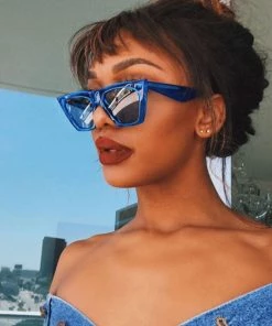Trendy & Unique What's New Vintage Clear Effect Oversized Frame Gradient Sunglasses - Blue
