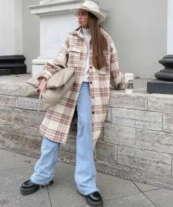 Trendy & Unique Vintage High Waist Frayed Trim Wide Leg Jeans - Light Blue What's New