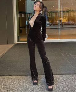 Trendy & Unique Vintage Hooded Zip Up Long Sleeve Velvet Flared Jumpsuit - Black What's New