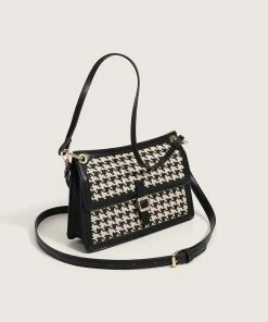 Trendy & Unique What's New Vintage Houndstooth Print Buckled Flap Front Shoulder Bag - Black