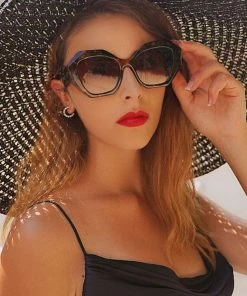 Trendy & Unique Vintage Style Bold Chunky Frame Hexagon Sunglasses - Brown