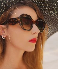 Trendy & Unique Vintage Style Bold Chunky Frame Hexagon Sunglasses - Brown