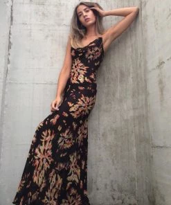 Trendy & Unique Vintage Style Firework Printed Cowl Neck Slip Maxi Dress - Black What's New